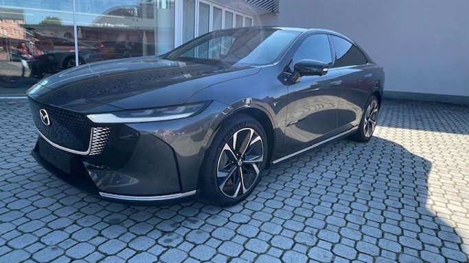 Mazda 6e