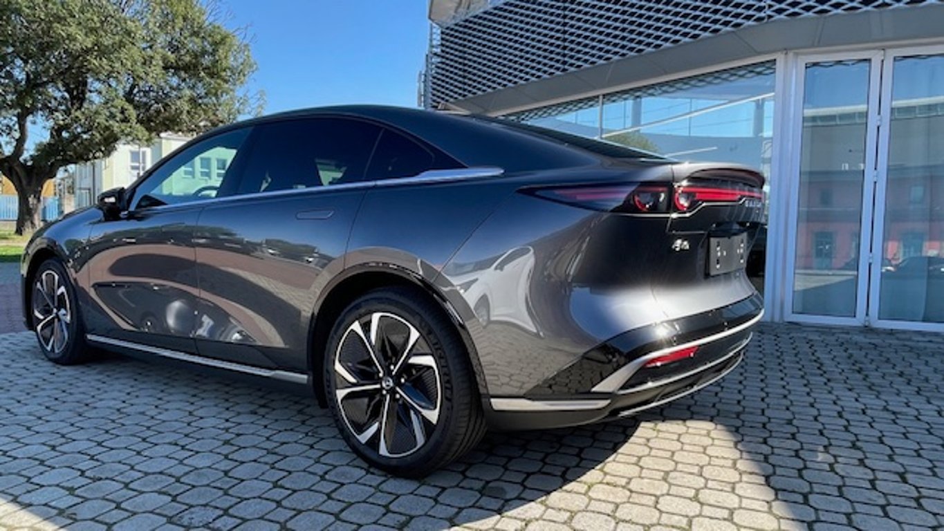 Mazda 6e