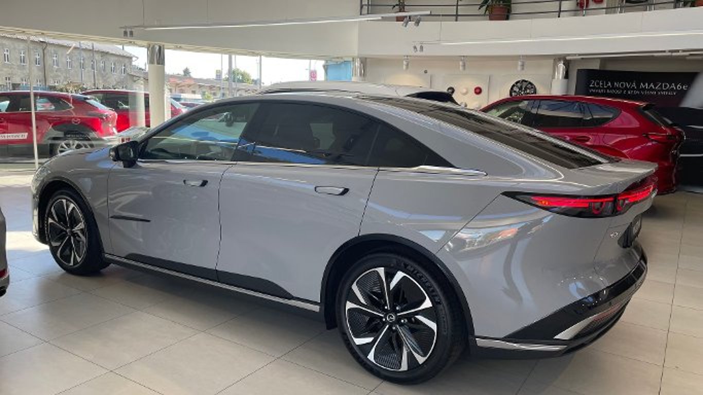 Mazda 6e